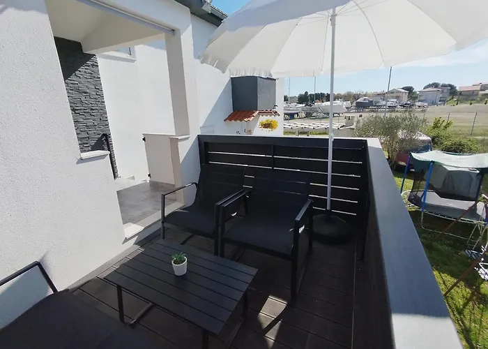 Lana Sea And Nature *